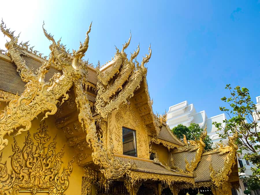 From Chiang Mai: White Temple & Golden Triangle Day Trip - The Golden Triangle is best understood from the Mekong