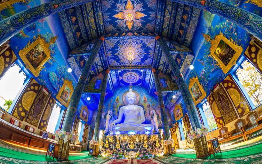 From Chiang Rai: Famous Temples and Golden Triangle Day Tour - The White Temple’s Strange and Beautiful Details