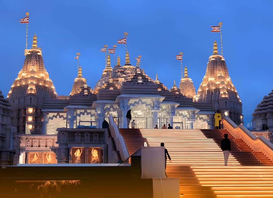 From Dubai: BAPS Hindu Temple And Sheikh Zayed Mosque Tour - Lunch is a simple one-hour pause