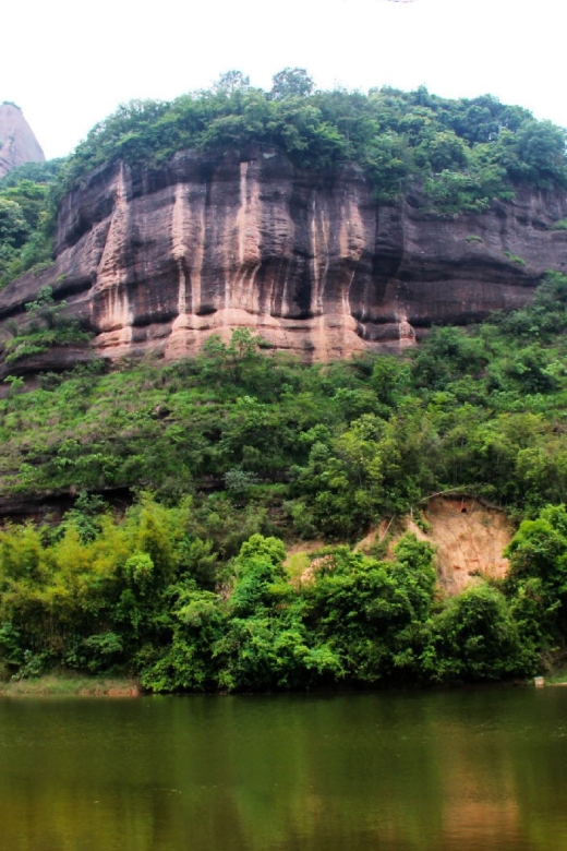 From Guangzhou: Mount Danxia and Nanhua Temple Full-Day - The one-hour bullet train to Shaoguan