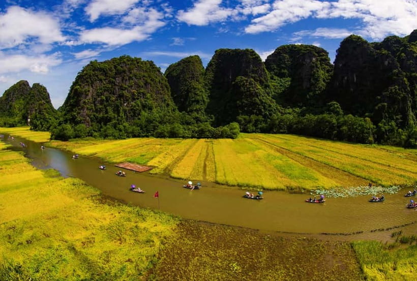 From Hanoi: Ninh Binh Boat Ride, Mua Cave Hike, Temple Visit - Lunch: useful fuel with mixed results