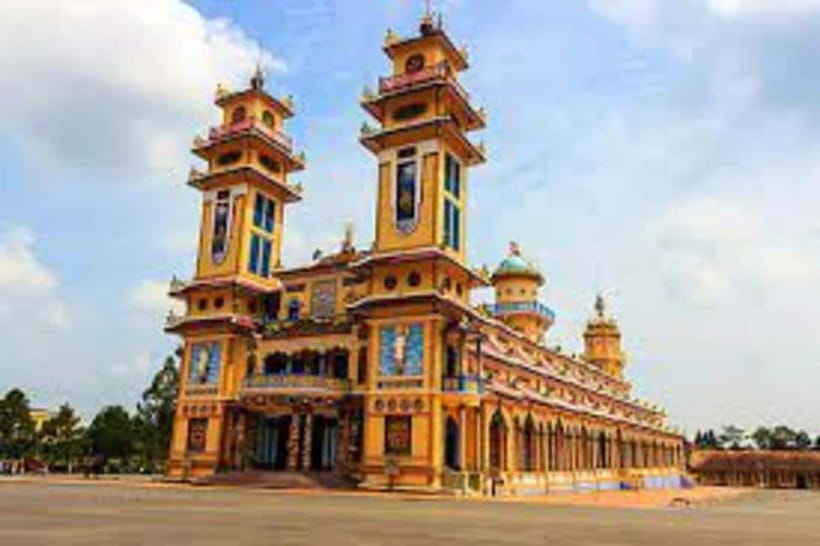From Ho Chi Minh: Black Virgin Mountain& Cao Dai Temple tour - Black Virgin Mountain and the ride to 986 meters
