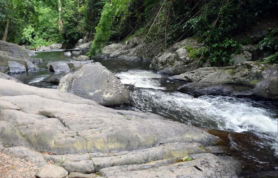 From Hua Hin: Pala U Waterfall and Huay Mongkol Temple Tour - Hiking 45 minutes to Pala U Waterfall