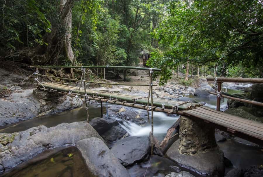 From Hua Hin: Pala U Waterfall and Huay Mongkol Temple Tour - What to pack for the waterfall