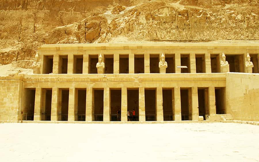 From Hurghada: Luxor Private Day Trip with Temple Tickets - Colossi of Memnon: a brief stop with a big presence