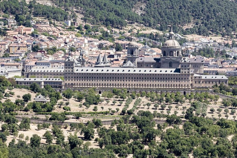 From Madrid: Escorial Monastery & Valley of the Fallen Trip - The short ride to the Valley of the Fallen