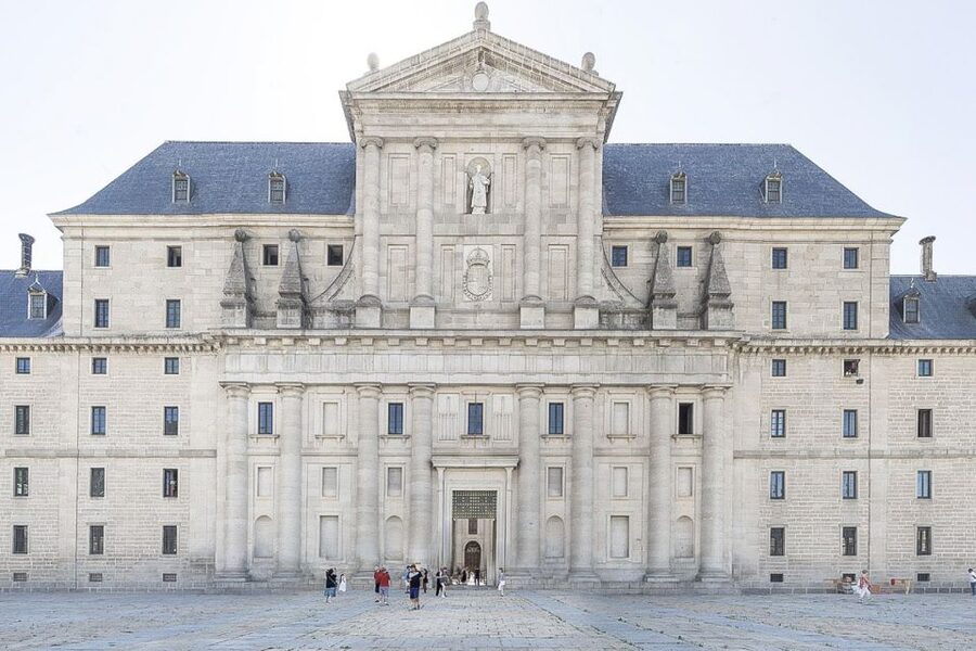 From Madrid: Escorial Monastery & Valley of the Fallen Trip - The guide makes the difference