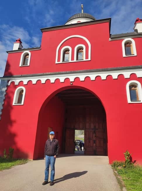 From Novi Sad: Sremski Karlovci and Krusedol Monastery Tour - What the guide adds to the day