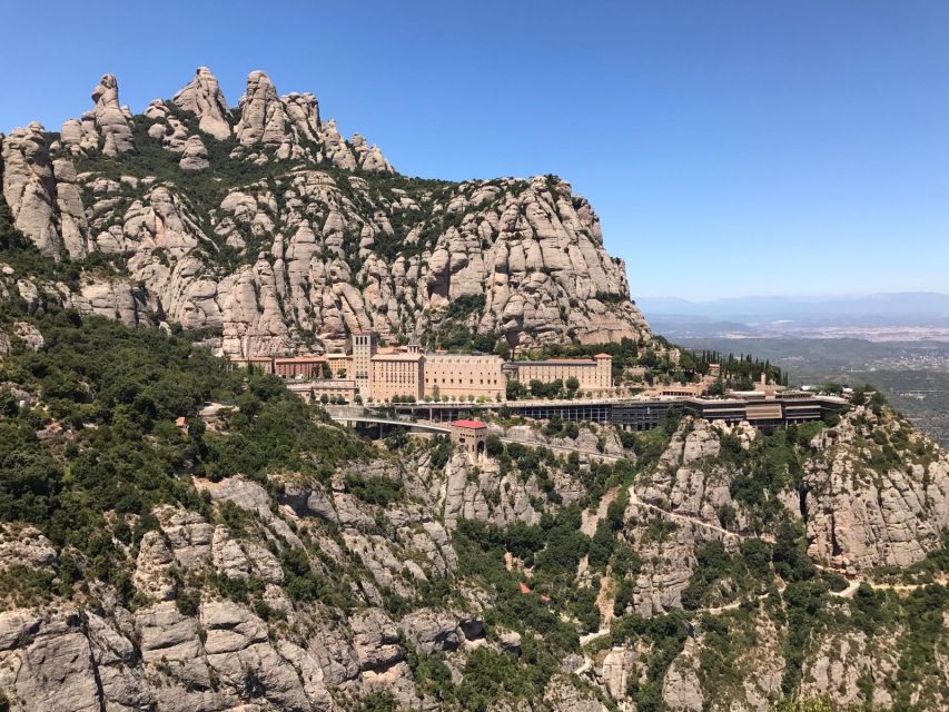 From Salou: Montserrat Monastery and Colonia Güell - Key details before you book