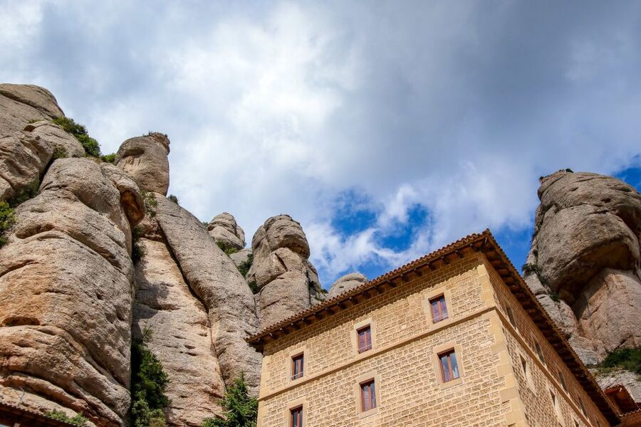 From Salou: Montserrat Monastery and Colonia Güell - Who should book this Montserrat day trip?