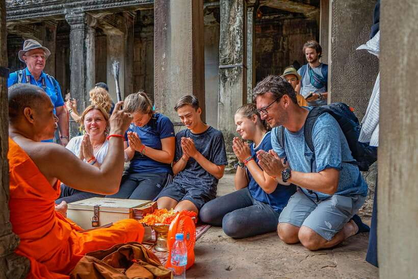 From Siem Reap: Angkor Wat Full-Day Private Tour & Sunrise - 5:00 am pickup and the ride to Angkor Wat