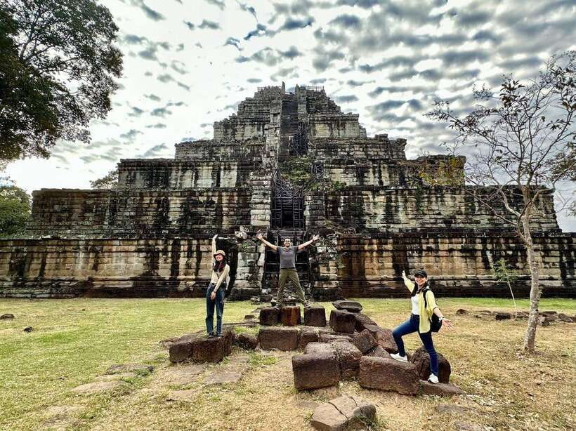 From Siem Reap: Koh Ker and Beng Mealea Temples Tour - Lunch and the Koh Ker temple group