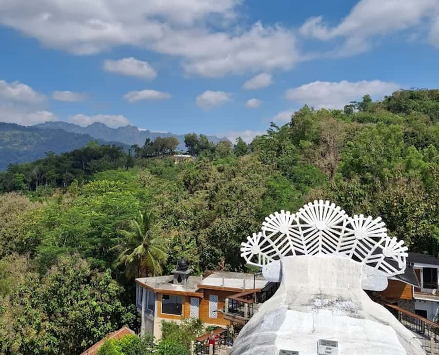 From Yogyakarta: Borobudur, Chicken Church & Mendut Temple - FAQ