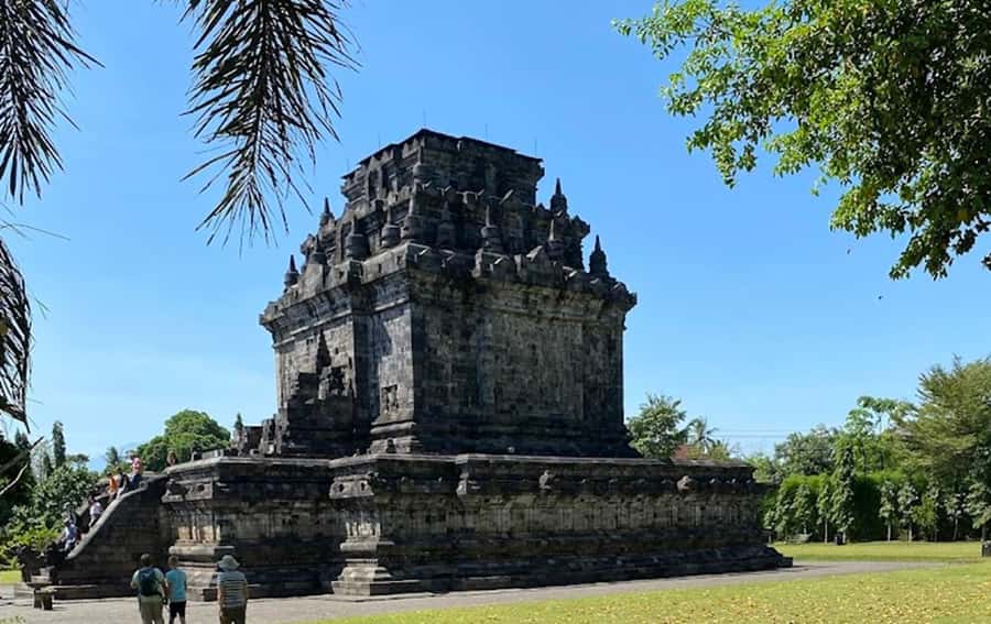 From Yogyakarta: Borobudur, Chicken Church & Mendut Temple - Borobudur at sunrise, the early centerpiece