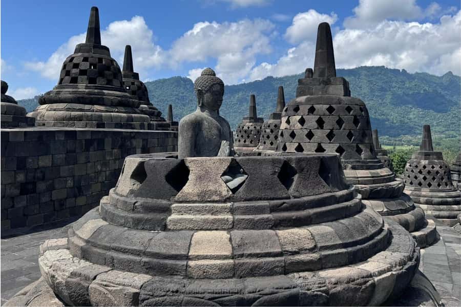 From Yogyakarta: Borobudur Half-Day Tour with Stupa Access - Final verdict: a sensible way to reach Borobudur