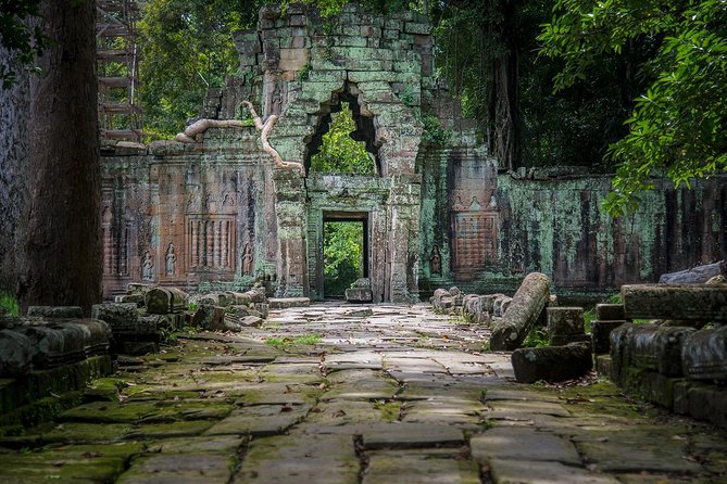 Full-Day Angkor Wat Sunrise Private Tour with Guide from Siem Reap - Angkor Wat for three hours