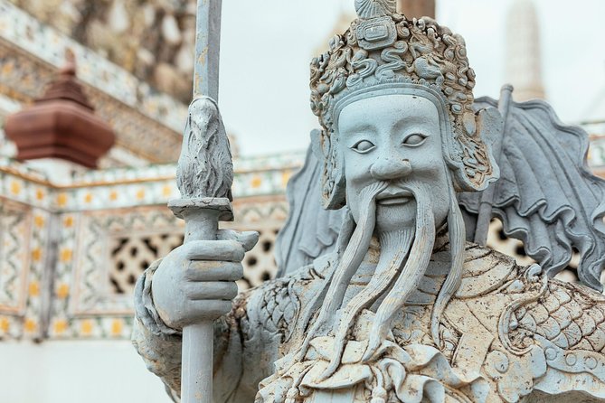 Full Day Bangkok PRIVATE City Tour With Locals - Wat Trimit & Wat Pho tickets - Why this private Bangkok route works