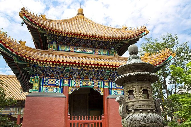 Full-Day Beijing City Tour: Hutongs, Lama Temple and Panda House - The guide can make or break the day