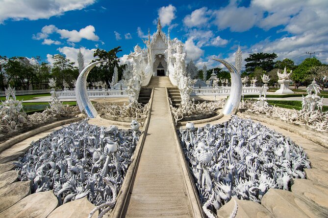 Full Day Chiang Rai 3 Temples White, Blue,Big Bhudha Temples - The White Temple and its unusual design