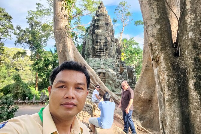 Full day exclusive tour for the main temples in Siem Reap - Ta Prohm and the famous tree roots