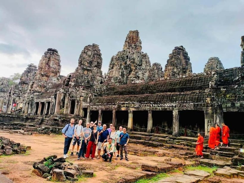 Full-Day Explore Angkor Temples Sunset Tour (with Lunch) - Lunch near Srah Srang and what to expect