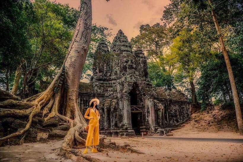 Full Day Private of Angkor Wat Tour with Tuk Tuk - Angkor Wat: a strong opening at the world’s largest religious monument