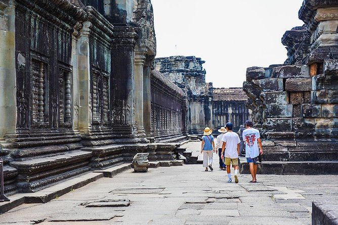 Full-Day Temples of Angkor Small Group Tour - Heat, clothing, and physical effort