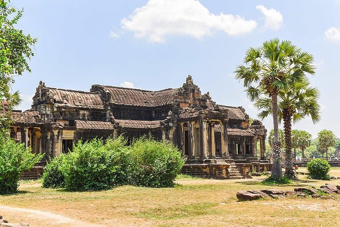 Full-Day Temples of Angkor Small Group Tour - The early pickup and ride to Angkor