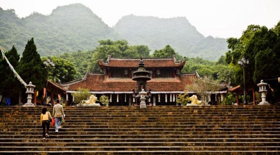 Full Day to Perfume Pagoda - Climbing toward Huong Tich Cave