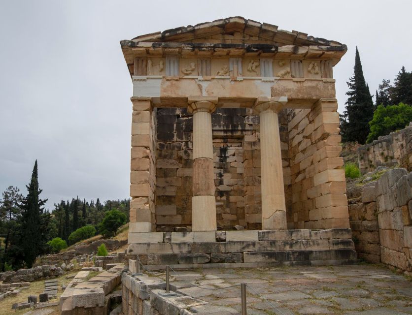 ''Full-Day Tour of Delphi-Monastery Hosios Loukas- Livadia'' - What the private vehicle adds
