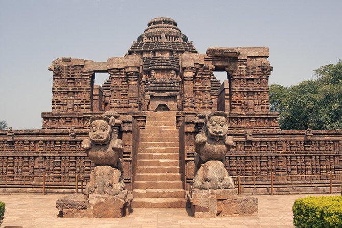 Full Day Tour of Konark Temple and Puri - Chandrabhaga Beach gives the day some air