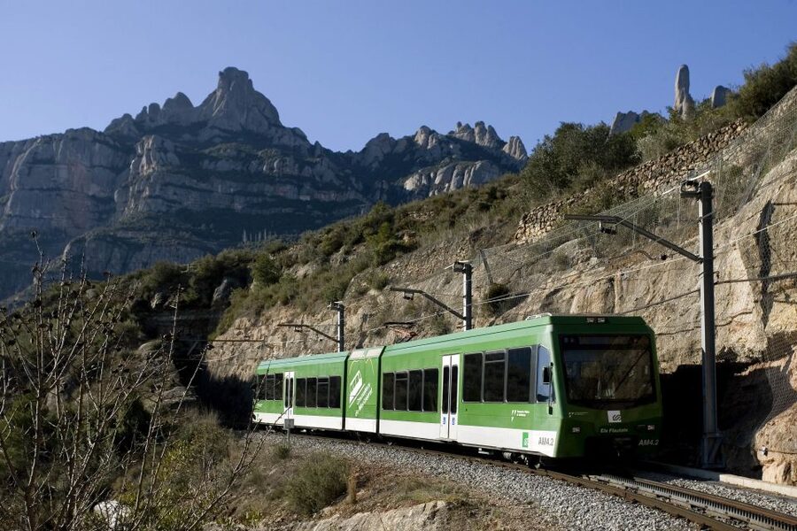 Full-Day Trip to Montserrat: Mountain-Top Monastery - The ride from Barcelona to the mountain