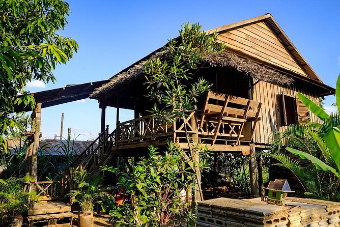 Full-day: Wat Banan. Old bamboo train. Bat Cave. Killing cave - Lunch, snacks, and Cambodian food traditions