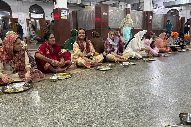 Golden Temple and Jallianwala Bagh Guided Tour - Inside The Golden Temple Complex