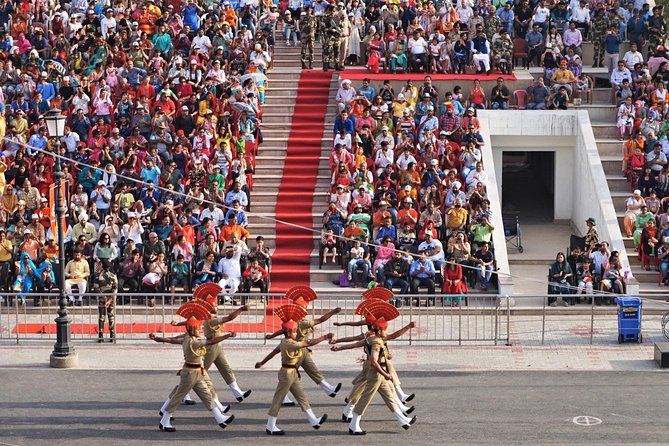 Golden Temple, Jallianwala Bagh, Partition Museum & Wagha Border - #Travellouge - The long ride to Wagah Border