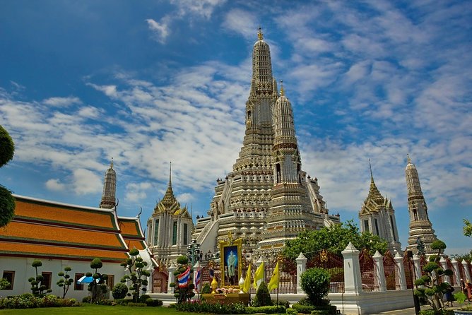 Grand Palace & Temples of Bangkok - Small groups, guides, and the human side of the tour