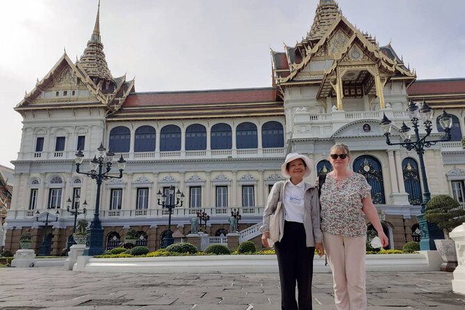 Grand Palace & Temples of Bangkok with experienced guide - Who gets good value from the $22.18 price