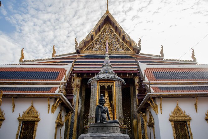 Grand Palace & Wat Arun Immersive Guided Walking Tour 3-Hour - Wat Arun and its white chedi