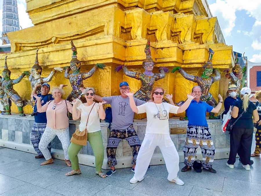 Grand Palace, Wat Pho, and Wat Arun: Guided Tour in Spanish - Starting at the Bangkok City Pillar Shrine