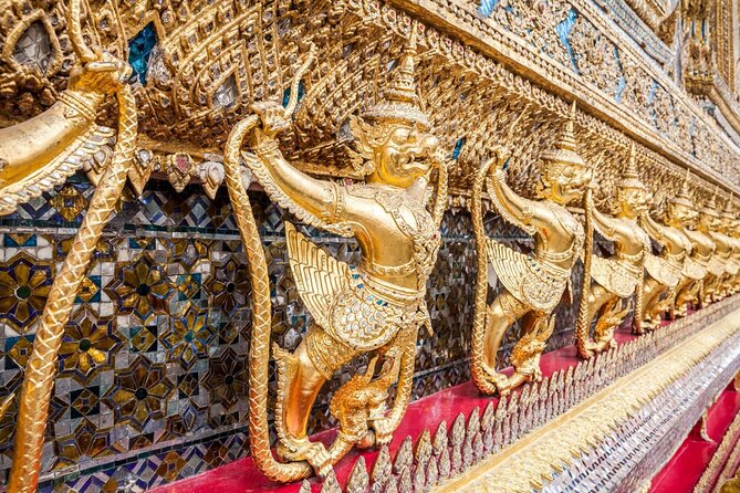 Grand Palace, Wat Phra Kaew, Wat Pho and Wat Arun Walking Tour From Bangkok - How hard is the walking?