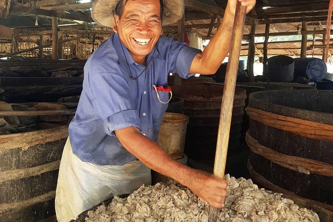 Grand Tour-Ek Phnom. Baset. Bamboo Train. Wat Banan. Phnom Sampov - Village food and small-scale production