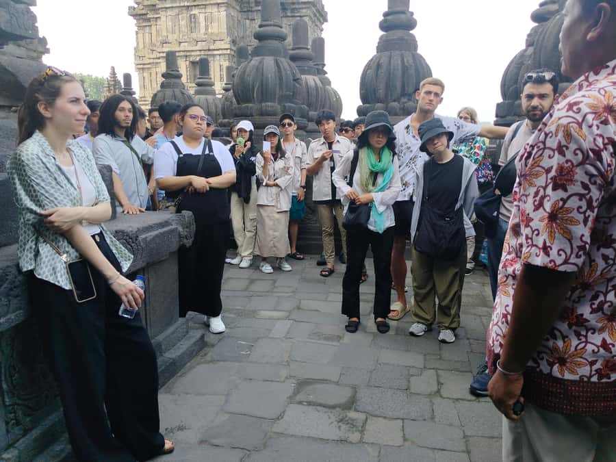 Guarantee Borobudur Temple Structure & Prambanan Temple. - Prambanan: Hindu temples dedicated to the Trimurti