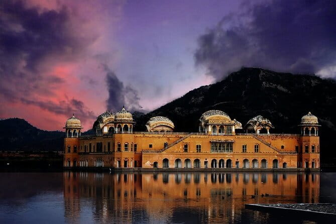 Guided Jaipur City Tour with Sunset - Two hours around Amer