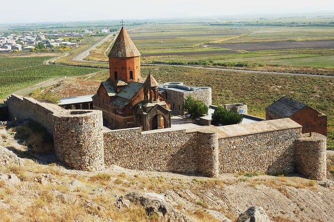 Guided tour: Khor Virap, Noravank Monastery, Areni, Jermuk - Noravank, the day’s strongest stop