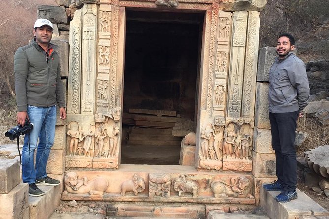 Guided tour of Bateshwar Temples Morena - Mitawali Temple and the uphill start
