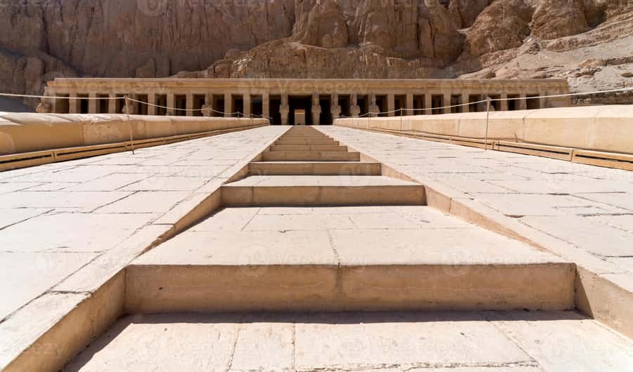 Guided tour to Temple Of Queen Hatshepsut With transfer - Who Should Book This Four-Hour Tour?