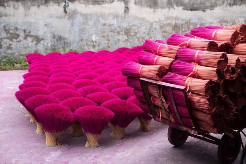 Ha Noi: Perfume pagoda or Incense Village w Guide Pick up - How to prepare for a smoother day
