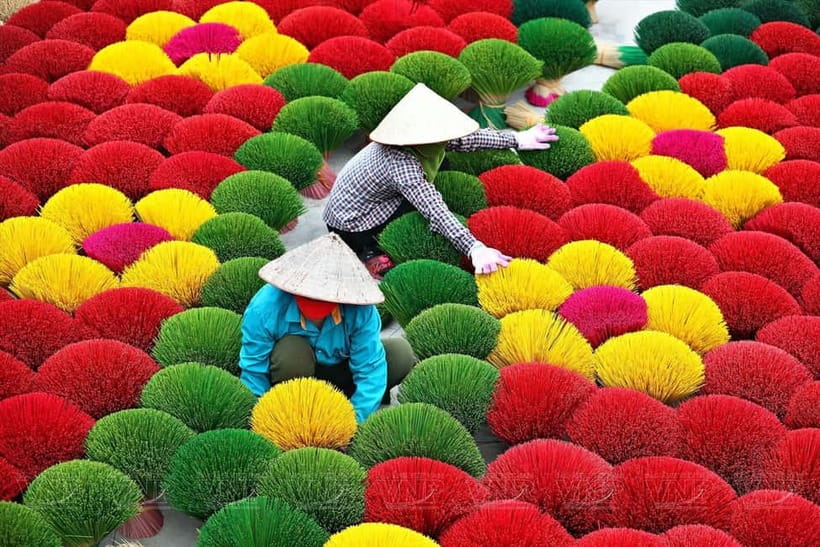 Ha Noi: Perfume pagoda or Incense Village w Guide Pick up - Why this tour is different from a standard Hanoi outing