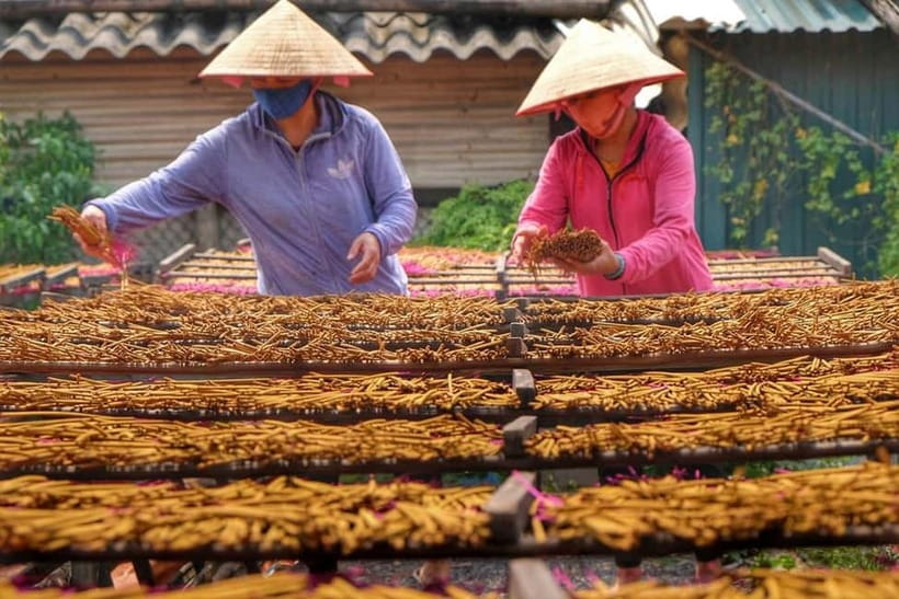 Ha Noi: Perfume pagoda or Incense Village w Guide Pick up - The drive to Duc Wharf and the Yen Stream boat