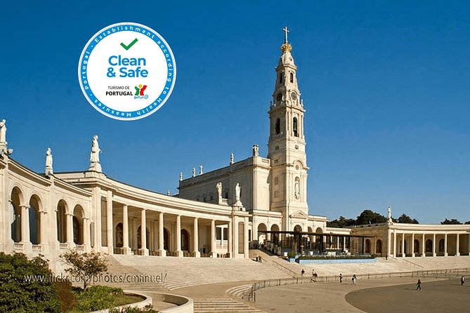 Half Day Fatima + Aldeia Pastorinhos Private Tour Departure Lisbon - Arriving at the Sanctuary of Our Lady of Fátima